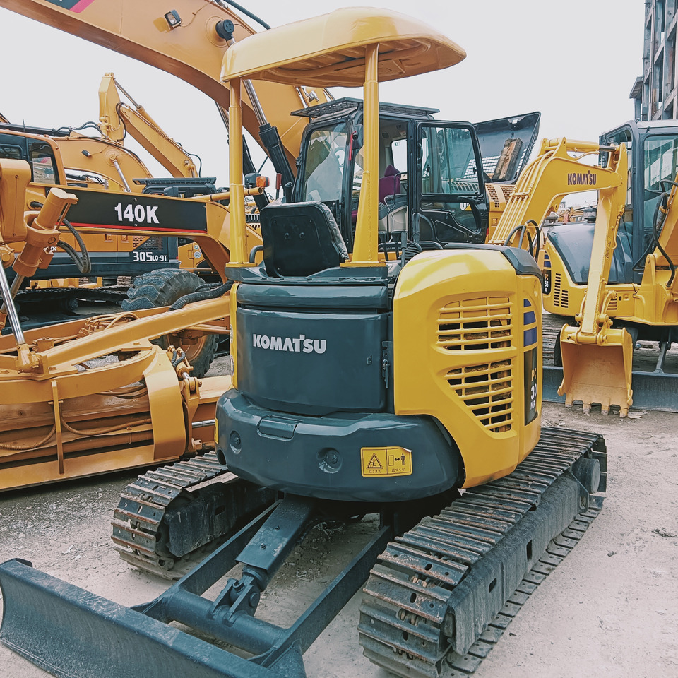 Komatsu PC30 - Верижен багер: снимка 2 Komatsu PC30 - Верижен багер: снимка 2