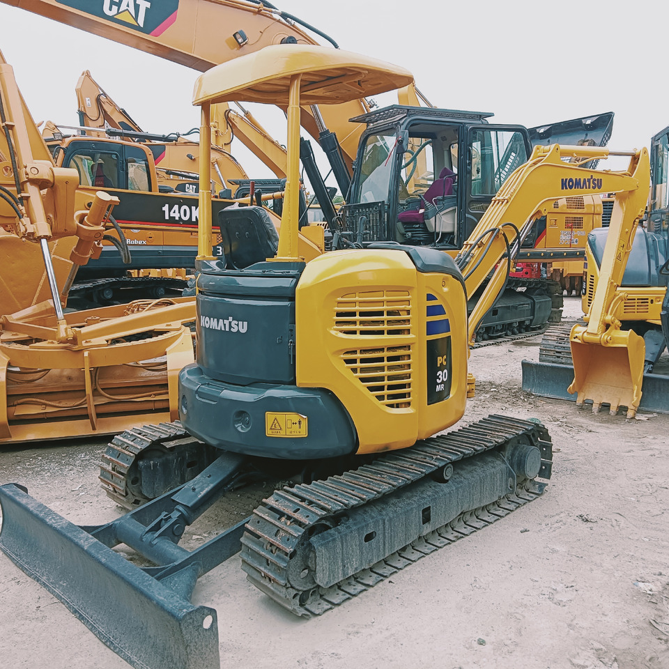 Komatsu PC30 - Верижен багер: снимка 1 Komatsu PC30 - Верижен багер: снимка 1