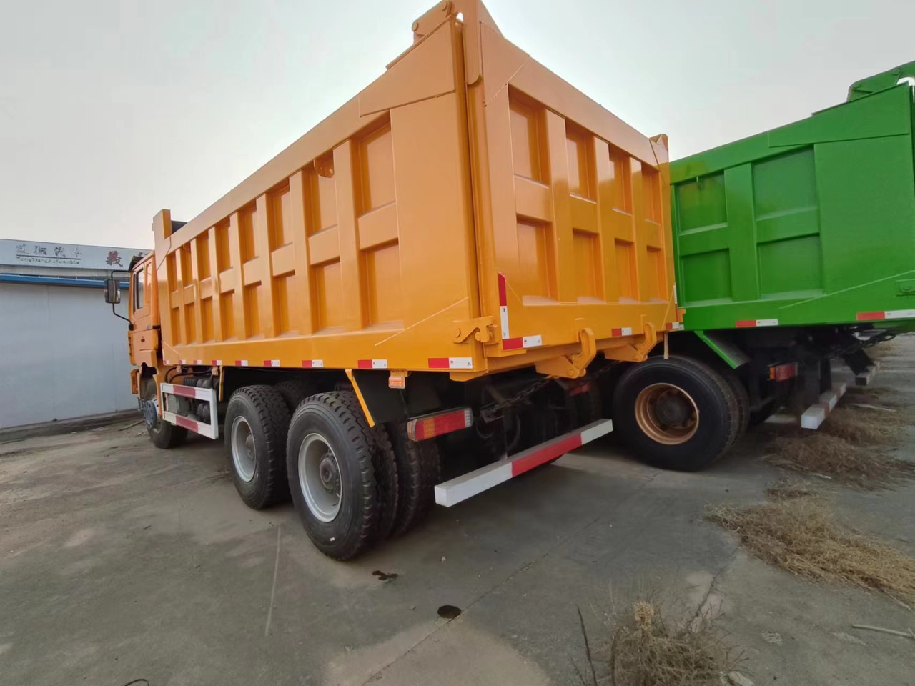 Самосвал камион SHACMAN Dump Truck 6/4 New Brand Click Here for Discount: снимка 6 Самосвал камион SHACMAN Dump Truck 6/4 New Brand Click Here for Discount: снимка 6