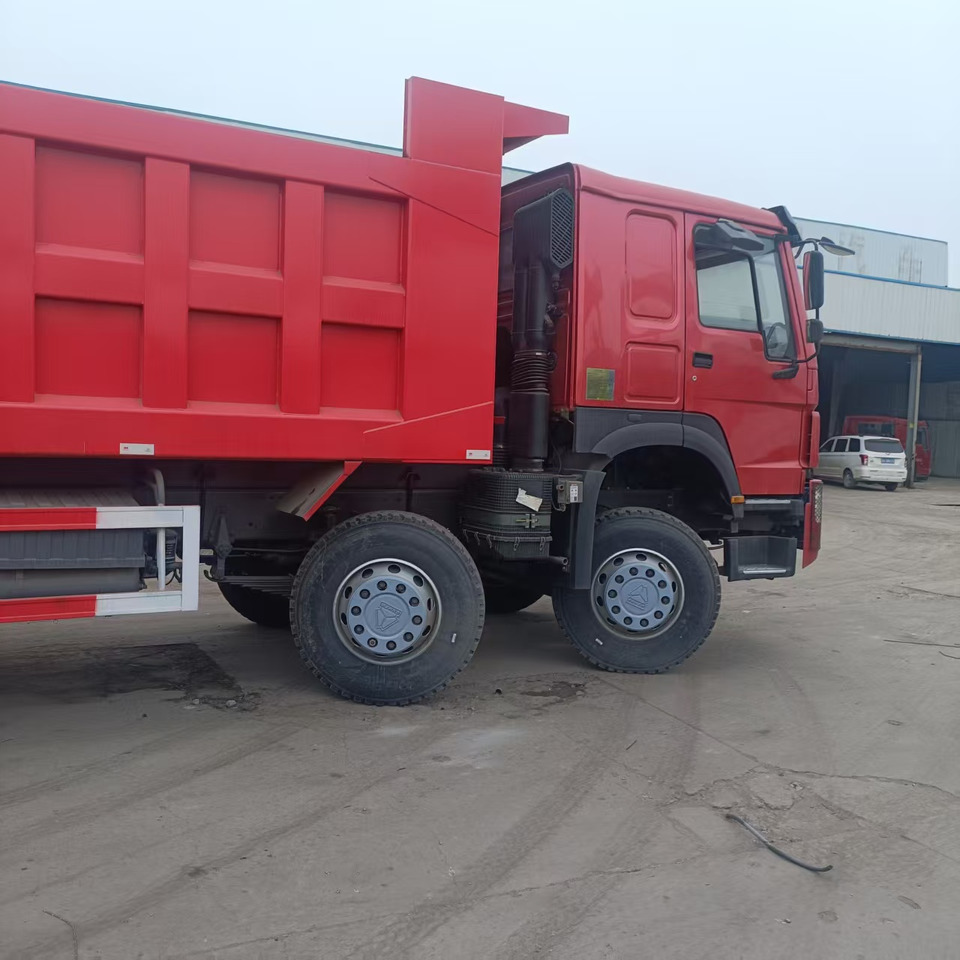 SINOTRUK HOWO 8x4 CLICK HERE FOR DISCOUNT - Самосвал камион: снимка 3 SINOTRUK HOWO 8x4 CLICK HERE FOR DISCOUNT - Самосвал камион: снимка 3