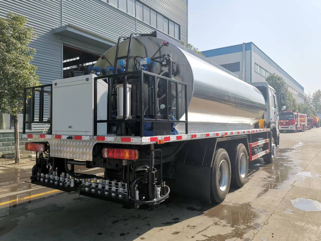 SINOTRUK HOWO CLICK HERE FOR DISCOUNT - Гудронатор: снимка 5 SINOTRUK HOWO CLICK HERE FOR DISCOUNT - Гудронатор: снимка 5