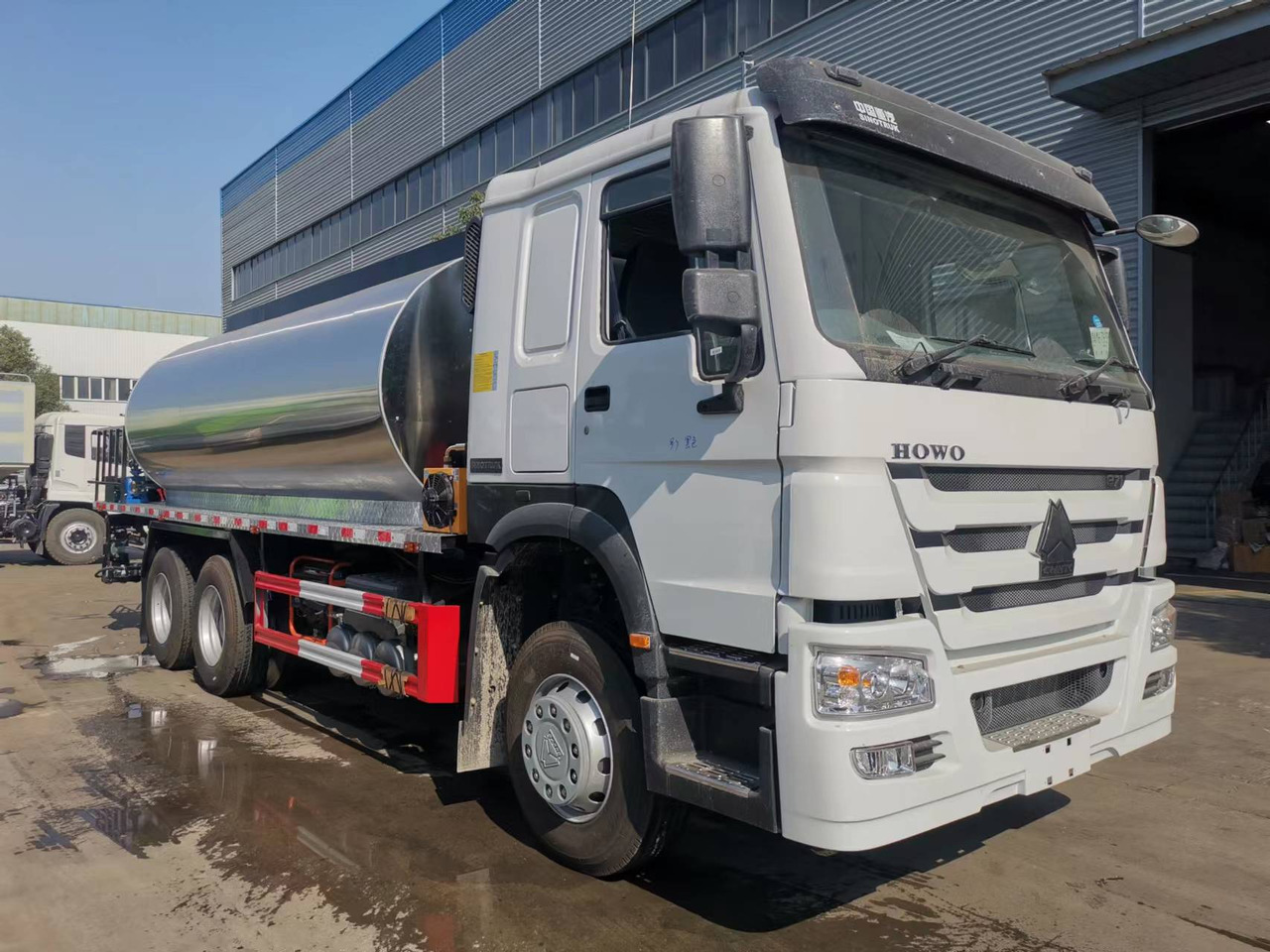 SINOTRUK HOWO CLICK HERE FOR DISCOUNT - Гудронатор: снимка 2 SINOTRUK HOWO CLICK HERE FOR DISCOUNT - Гудронатор: снимка 2