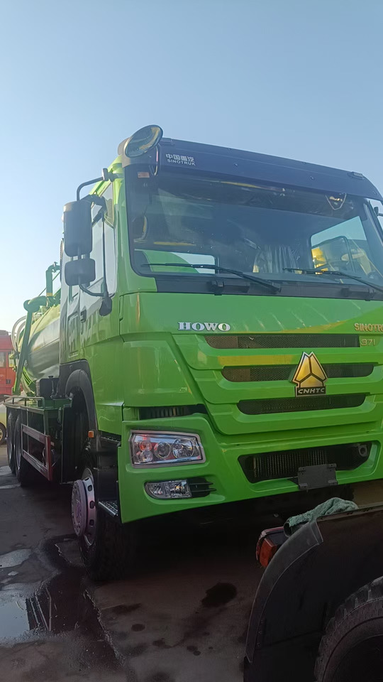 SINOTRUK HOWO Sewage Suction Truck 6*4 Click Here for Discount - Каналопочистваща машина: снимка 2 SINOTRUK HOWO Sewage Suction Truck 6*4 Click Here for Discount - Каналопочистваща машина: снимка 2