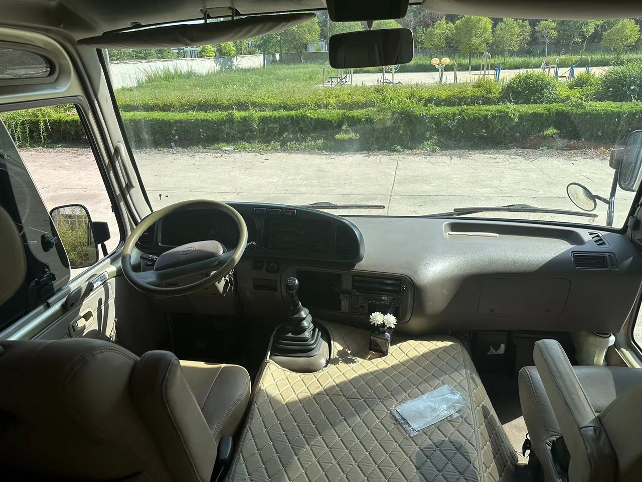 Туристически автобус TOYOTA Coaster Bus Click Here for Discount: снимка 8 Туристически автобус TOYOTA Coaster Bus Click Here for Discount: снимка 8