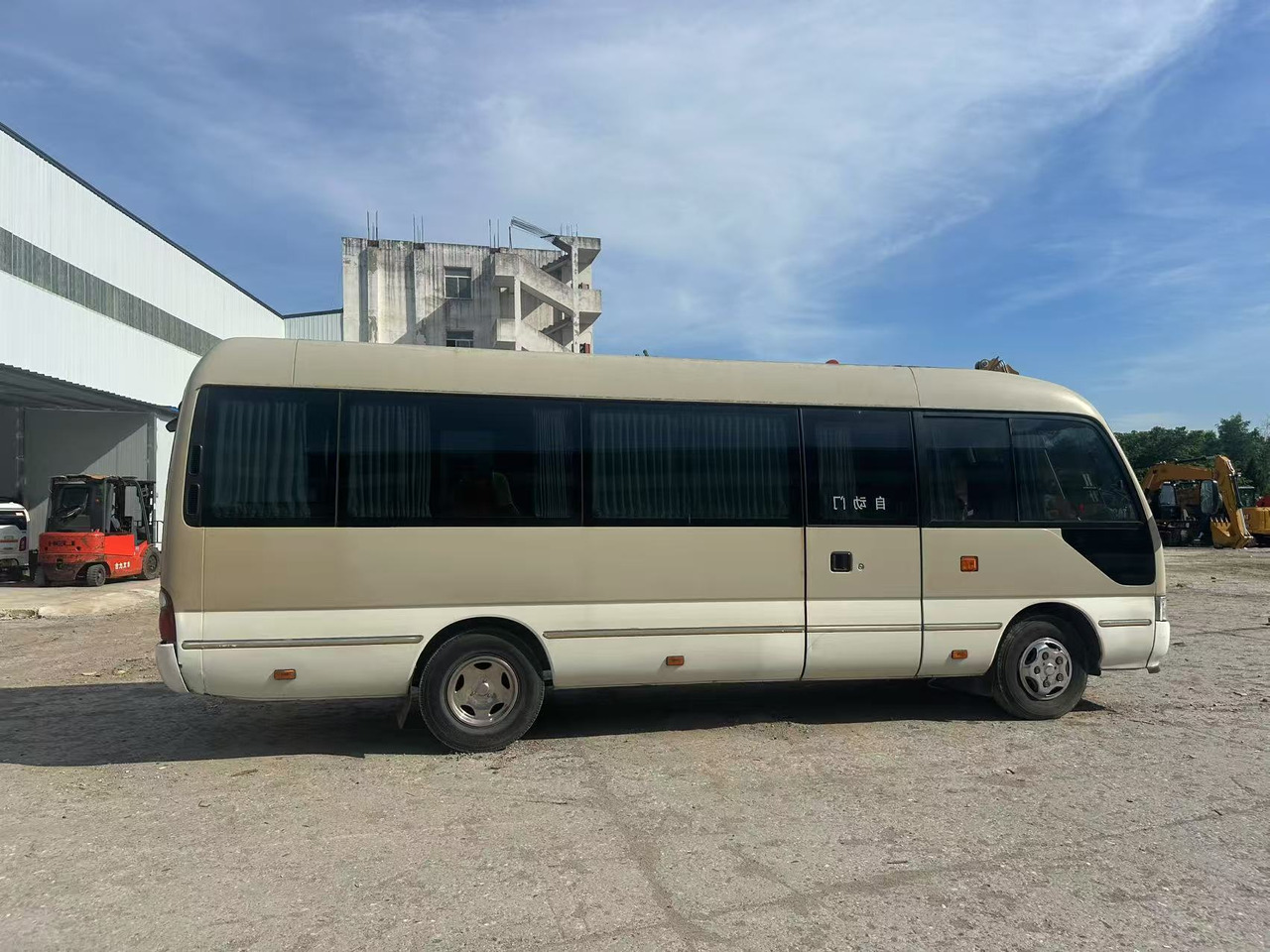 TOYOTA Coaster - Микробус, Пътнически бус: снимка 4 TOYOTA Coaster - Микробус, Пътнически бус: снимка 4