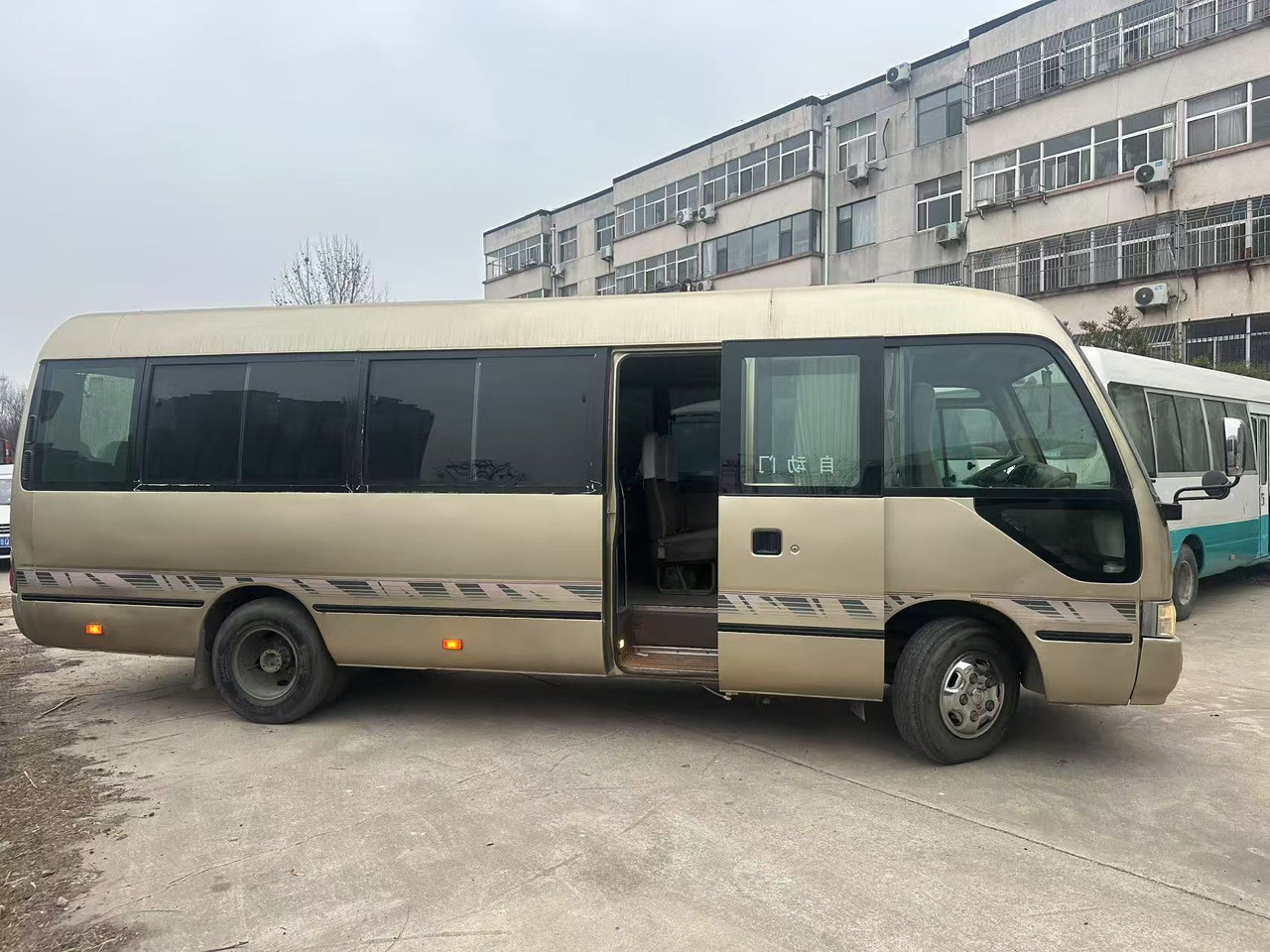 TOYOTA Coaster - Микробус, Пътнически бус: снимка 3 TOYOTA Coaster - Микробус, Пътнически бус: снимка 3