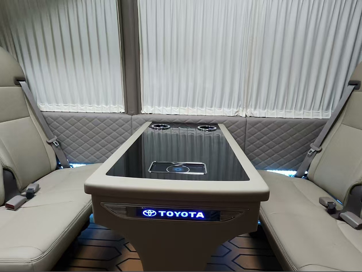 TOYOTA White Mini Bus Click Here for Discount - Туристически автобус: снимка 3 TOYOTA White Mini Bus Click Here for Discount - Туристически автобус: снимка 3