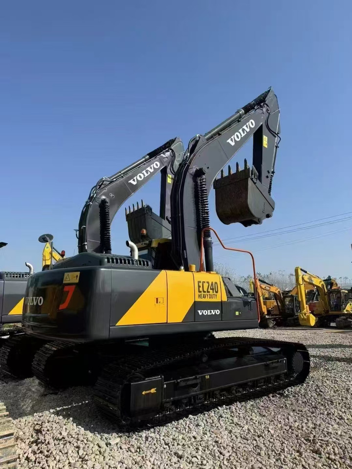 VOLVO EC240 - Верижен багер: снимка 2 VOLVO EC240 - Верижен багер: снимка 2