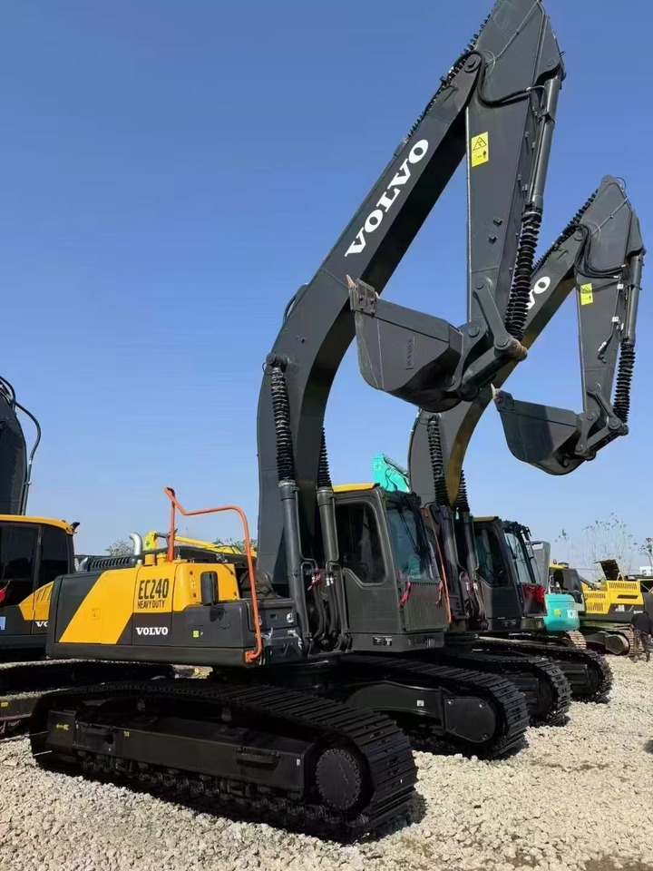 VOLVO EC240 - Верижен багер: снимка 2 VOLVO EC240 - Верижен багер: снимка 2
