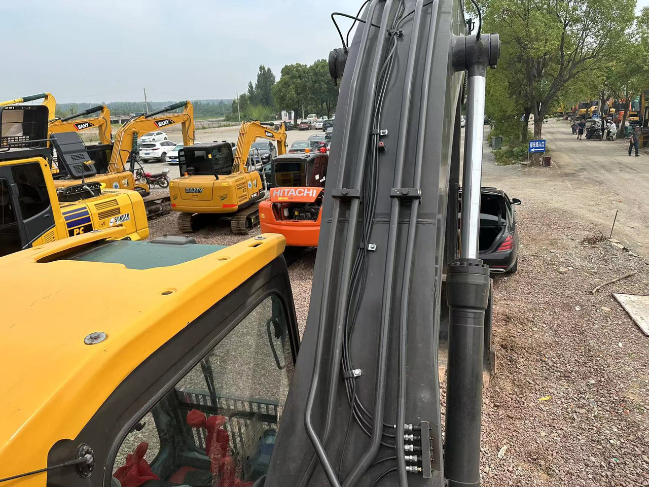 VOLVO Excavator EC240D Cilck for Discount - Верижен багер: снимка 3 VOLVO Excavator EC240D Cilck for Discount - Верижен багер: снимка 3
