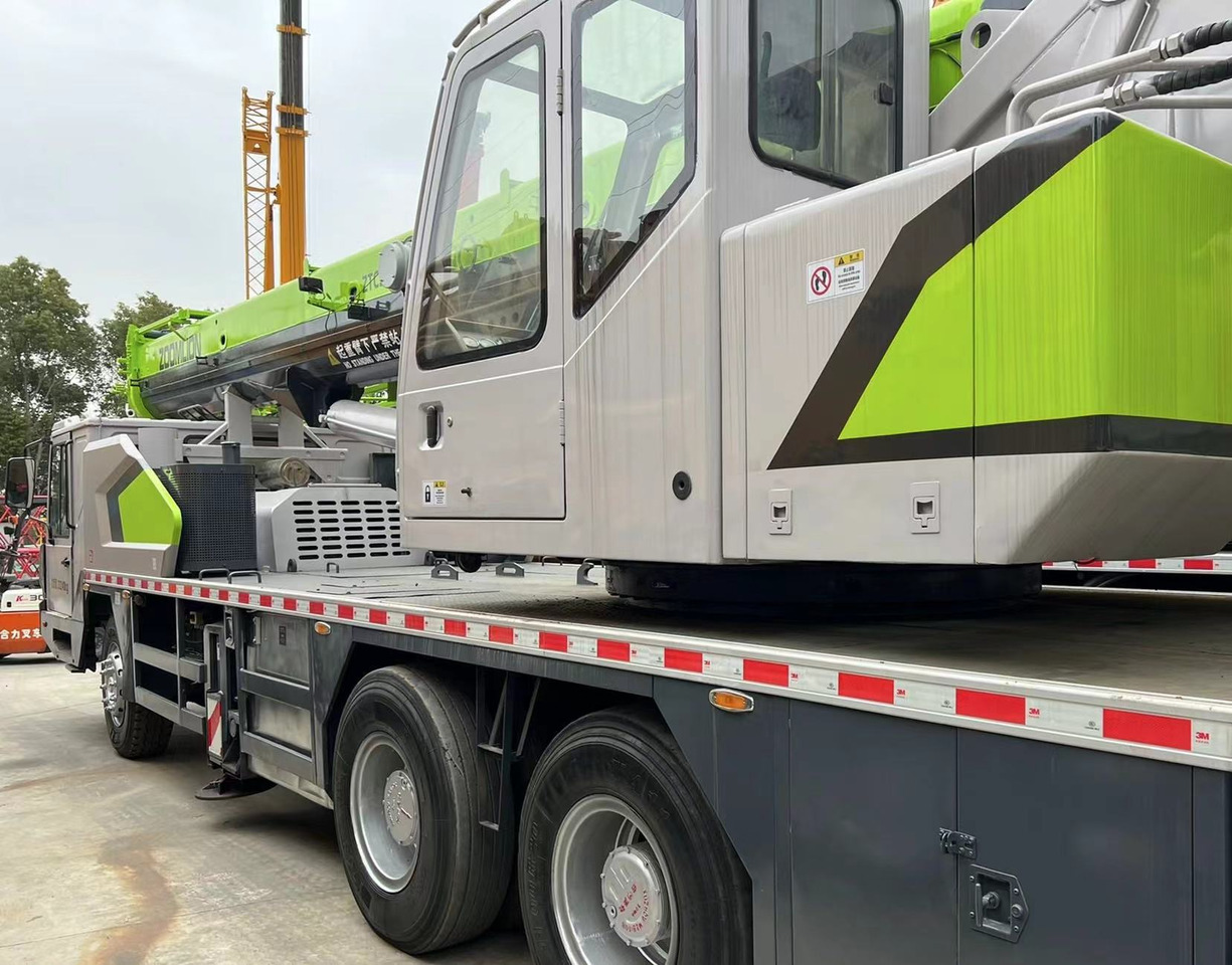 ZOOMLION Crane 33Ton - Кран за всякакви терени: снимка 3 ZOOMLION Crane 33Ton - Кран за всякакви терени: снимка 3