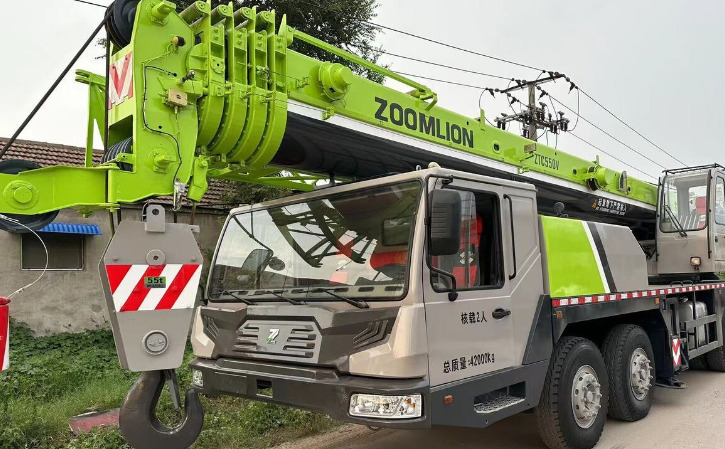 ZOOMLION Crane 50T - Кран за всякакви терени: снимка 1 ZOOMLION Crane 50T - Кран за всякакви терени: снимка 1