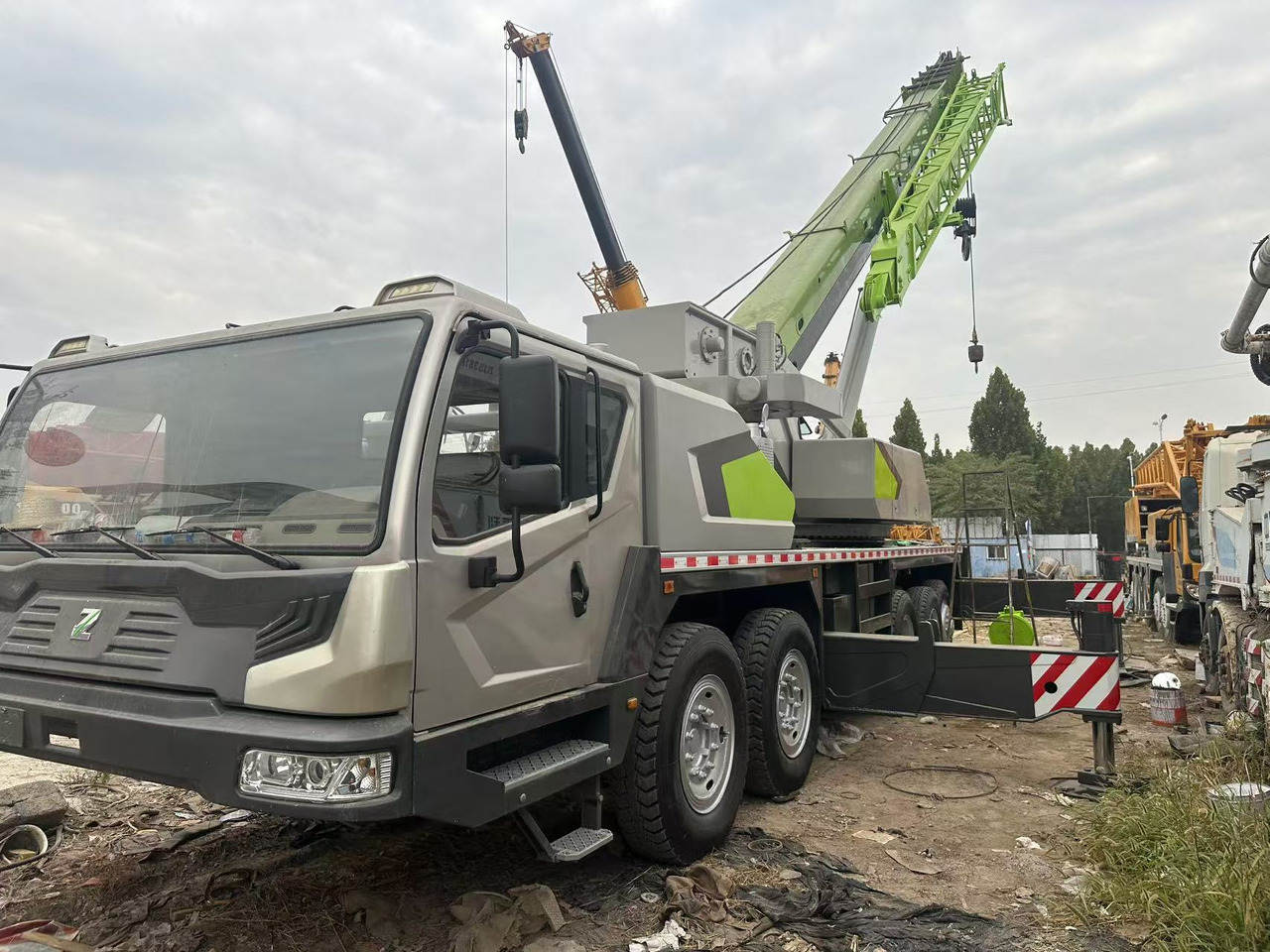 ZOOMLION Crane 50Ton - Кран за всякакви терени: снимка 1 ZOOMLION Crane 50Ton - Кран за всякакви терени: снимка 1
