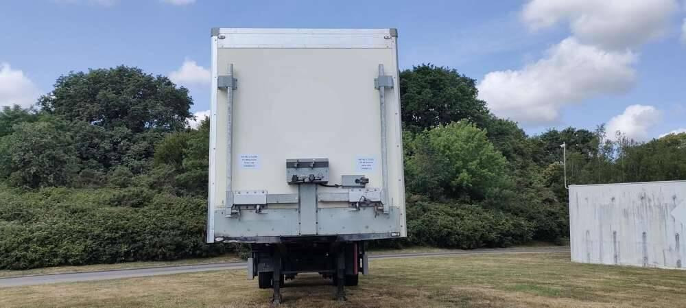 Semi-remorque 1 Essieu DISTRIBOX HAYON 24 PALETTES 2 PORTES AR 2M80 - Затворена каросерия полуремарке: снимка 3 Semi-remorque 1 Essieu DISTRIBOX HAYON 24 PALETTES 2 PORTES AR 2M80 - Затворена каросерия полуремарке: снимка 3