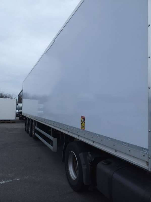 Semi-remorque 3 Essieux SEMI RECONDITONNEE -38 TONNES PORTE RELEVANTE - Затворена каросерия полуремарке: снимка 1 Semi-remorque 3 Essieux SEMI RECONDITONNEE -38 TONNES PORTE RELEVANTE - Затворена каросерия полуремарке: снимка 1