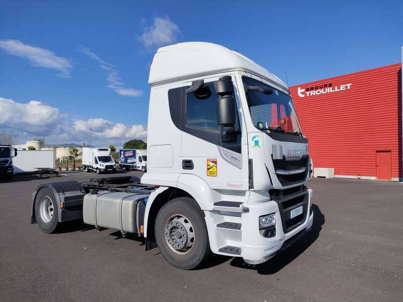 Tracteur 19 TONNES 360 CV 1 COUCHETTE - Влекач: снимка 1 Tracteur 19 TONNES 360 CV 1 COUCHETTE - Влекач: снимка 1