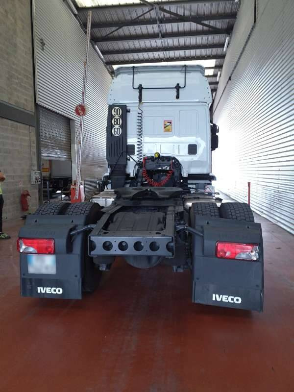 Tracteur 19 TONNES 360 CV 1 COUCHETTE - Влекач: снимка 2 Tracteur 19 TONNES 360 CV 1 COUCHETTE - Влекач: снимка 2