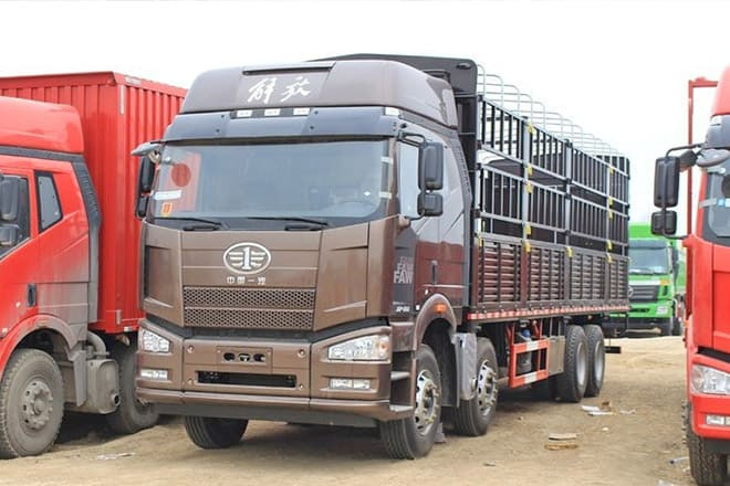 FAW FAW J6P Livestock Truck for Sale in Uganda - За превоз на животни камион: снимка 1 FAW FAW J6P Livestock Truck for Sale in Uganda - За превоз на животни камион: снимка 1
