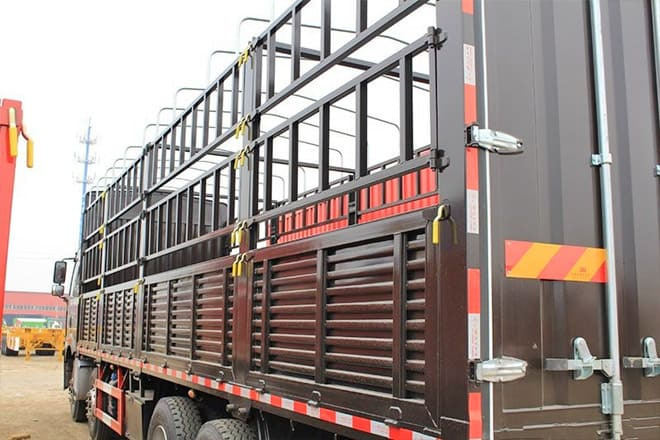 FAW FAW J6P Livestock Truck for Sale in Uganda - За превоз на животни камион: снимка 4 FAW FAW J6P Livestock Truck for Sale in Uganda - За превоз на животни камион: снимка 4