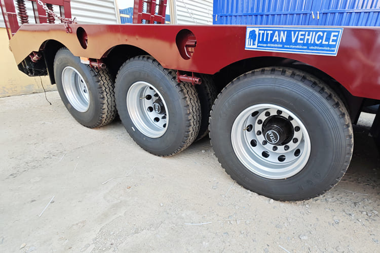TITAN 3 Axle Low Bed Trailer for Sale in Saudi Arabia - Полуремарке: снимка 5 TITAN 3 Axle Low Bed Trailer for Sale in Saudi Arabia - Полуремарке: снимка 5