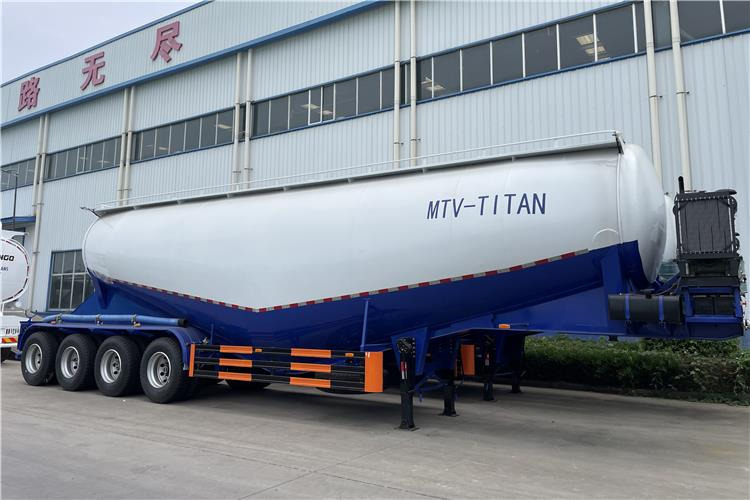 TITAN 4 Axle 60 Ton Bulker Cement Tanker Trailer for Sale In United Arab Emirates - Полуремарке: снимка 1 TITAN 4 Axle 60 Ton Bulker Cement Tanker Trailer for Sale In United Arab Emirates - Полуремарке: снимка 1