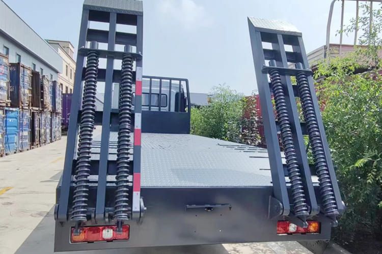 SHACMAN L3000 Light Cargo Truck with Rear Loading Ramp - Бордови камион: снимка 4 SHACMAN L3000 Light Cargo Truck with Rear Loading Ramp - Бордови камион: снимка 4