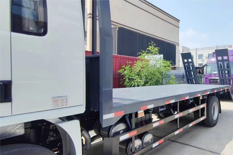 SHACMAN L3000 Light Cargo Truck with Rear Loading Ramp - Бордови камион: снимка 3 SHACMAN L3000 Light Cargo Truck with Rear Loading Ramp - Бордови камион: снимка 3