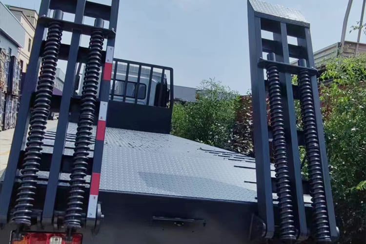 SHACMAN L3000 Light Cargo Truck with Rear Loading Ramp - Бордови камион: снимка 5 SHACMAN L3000 Light Cargo Truck with Rear Loading Ramp - Бордови камион: снимка 5