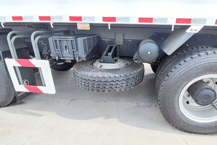 SHACMAN Shacman X3000 Dump Truck for Sale in Saudi Arabia - Самосвал камион: снимка 5 SHACMAN Shacman X3000 Dump Truck for Sale in Saudi Arabia - Самосвал камион: снимка 5