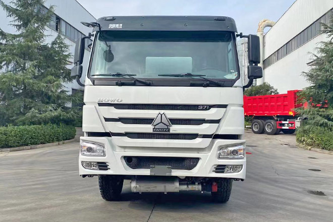 SINOTRUK Howo 371 Petrol Tank Truck Price for Sale in Saudi Arabia - Камион цистерна: снимка 3 SINOTRUK Howo 371 Petrol Tank Truck Price for Sale in Saudi Arabia - Камион цистерна: снимка 3
