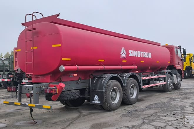 SINOTRUK Howo NX380 Diesel Tanker Truck for Sale in Tanzania - Камион цистерна: снимка 2 SINOTRUK Howo NX380 Diesel Tanker Truck for Sale in Tanzania - Камион цистерна: снимка 2