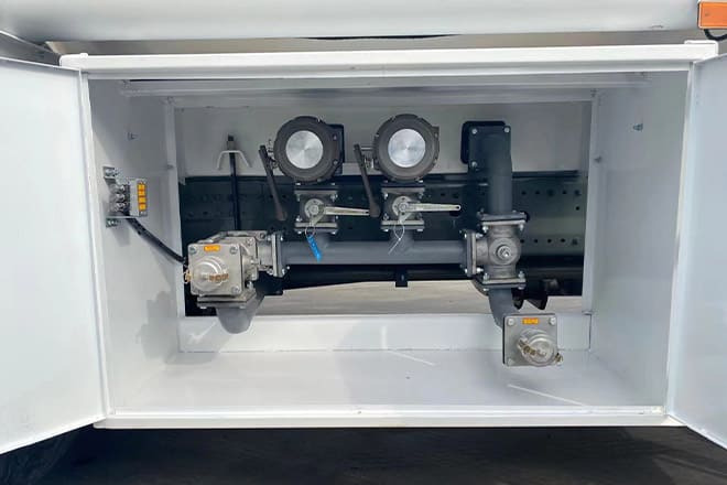 SINOTRUK Howo Stainless Steel Fuel Tanks for Trucks for Sale in Paraguay - Камион цистерна: снимка 4 SINOTRUK Howo Stainless Steel Fuel Tanks for Trucks for Sale in Paraguay - Камион цистерна: снимка 4