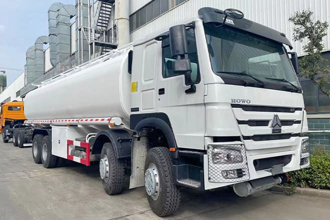 SINOTRUK Howo Stainless Steel Fuel Tanks for Trucks for Sale in Paraguay - Камион цистерна: снимка 1 SINOTRUK Howo Stainless Steel Fuel Tanks for Trucks for Sale in Paraguay - Камион цистерна: снимка 1