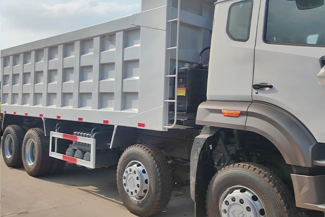 SINOTRUK Sinotruk Howo 8x4 Dump Truck for Sale in Guinea - Самосвал камион: снимка 2 SINOTRUK Sinotruk Howo 8x4 Dump Truck for Sale in Guinea - Самосвал камион: снимка 2
