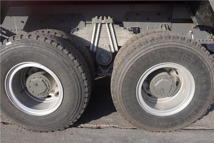 Sinotruk Used Howo A7 Dump Truck 6x4 for Sale In Democratic Republic of the Congo - Самосвал камион: снимка 5 Sinotruk Used Howo A7 Dump Truck 6x4 for Sale In Democratic Republic of the Congo - Самосвал камион: снимка 5