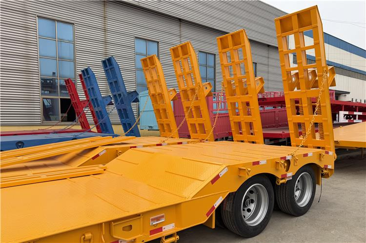 TITAN 2 Axle 50 Ton Low Bed Trailer for Sale In Nigeria Lagos - Нискорамна площадка полуремарке: снимка 3 TITAN 2 Axle 50 Ton Low Bed Trailer for Sale In Nigeria Lagos - Нискорамна площадка полуремарке: снимка 3
