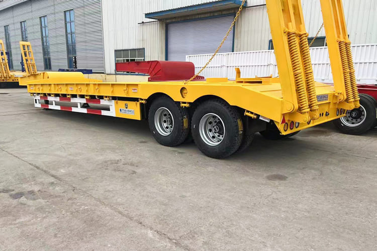 TITAN 2 Axle Low Bed Trailer for Sale in Guyana - Нискорамна площадка полуремарке: снимка 4 TITAN 2 Axle Low Bed Trailer for Sale in Guyana - Нискорамна площадка полуремарке: снимка 4