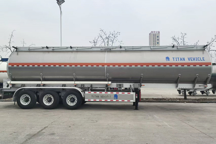 TITAN 3 Axle 42000liter Aluminum Tanker Trailer for Sale in Mali - Полуремарке цистерна: снимка 1 TITAN 3 Axle 42000liter Aluminum Tanker Trailer for Sale in Mali - Полуремарке цистерна: снимка 1