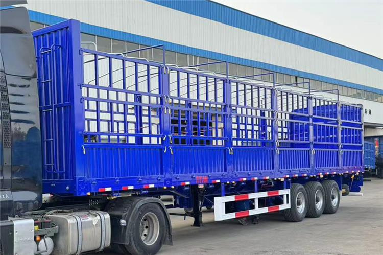 TITAN 3 Axle Cargo Fence Trailer with Air Suspension Transport Animal - За превоз на животни полуремарке: снимка 4 TITAN 3 Axle Cargo Fence Trailer with Air Suspension Transport Animal - За превоз на животни полуремарке: снимка 4