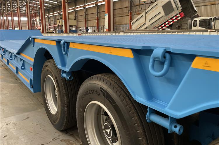 TITAN 4 Axle Folding Gooseneck Trailer for Sale In Zambia - Нискорамна площадка полуремарке: снимка 5 TITAN 4 Axle Folding Gooseneck Trailer for Sale In Zambia - Нискорамна площадка полуремарке: снимка 5