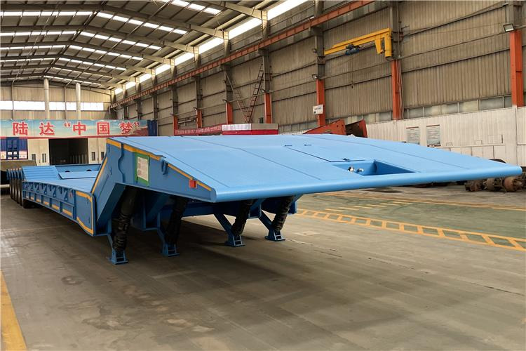 TITAN 4 Axle Folding Gooseneck Trailer for Sale In Zambia - Нискорамна площадка полуремарке: снимка 3 TITAN 4 Axle Folding Gooseneck Trailer for Sale In Zambia - Нискорамна площадка полуремарке: снимка 3