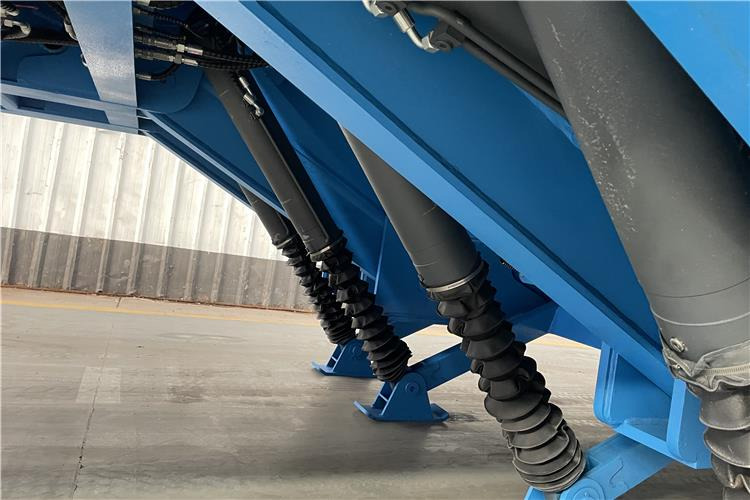 TITAN 4 Axle Folding Gooseneck Trailer for Sale In Zambia - Нискорамна площадка полуремарке: снимка 4 TITAN 4 Axle Folding Gooseneck Trailer for Sale In Zambia - Нискорамна площадка полуремарке: снимка 4