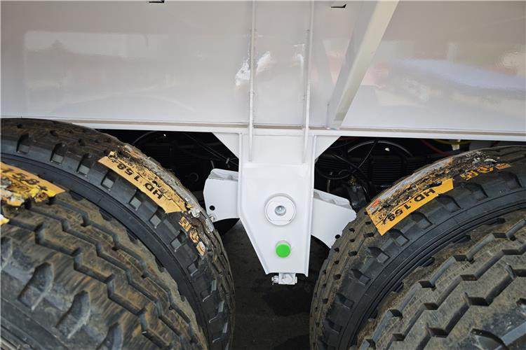 TITAN 4 Axle Livestock Truck Trailer for Sale In Guam - За превоз на животни полуремарке: снимка 3 TITAN 4 Axle Livestock Truck Trailer for Sale In Guam - За превоз на животни полуремарке: снимка 3