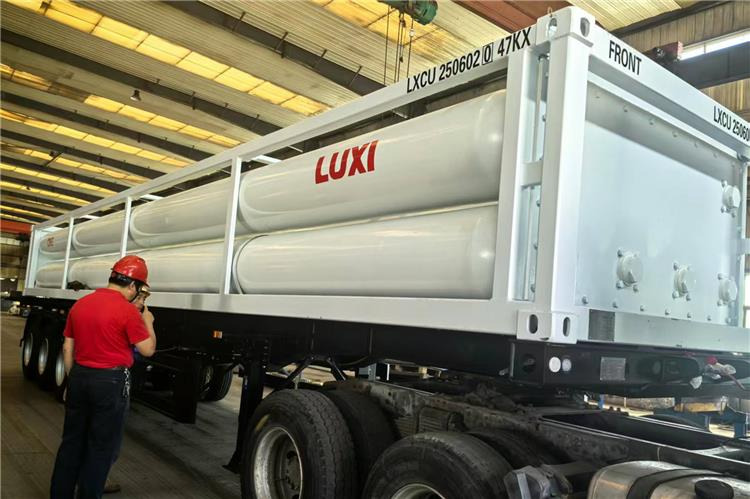 TITAN CNG Tanker Trailer for Sale In Taiwan - Полуремарке цистерна: снимка 3 TITAN CNG Tanker Trailer for Sale In Taiwan - Полуремарке цистерна: снимка 3