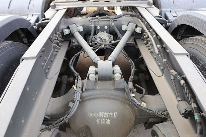 FAW Faw J6P 6X4 Tractor Head for Sale in Angola - Влекач: снимка 4 FAW Faw J6P 6X4 Tractor Head for Sale in Angola - Влекач: снимка 4