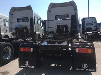 SHACMAN Shacman Tractor Cargo Truck for Sale in Namibia - Влекач: снимка 2 SHACMAN Shacman Tractor Cargo Truck for Sale in Namibia - Влекач: снимка 2