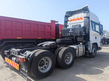 SHACMAN Shacman Trailer Truck for Sale in Sierra Leone - Влекач: снимка 3 SHACMAN Shacman Trailer Truck for Sale in Sierra Leone - Влекач: снимка 3