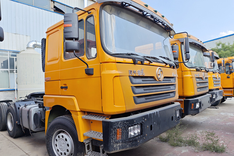 SHACMAN Used Shacman Truck Tractor for Sale in Jamaica - Влекач: снимка 1 SHACMAN Used Shacman Truck Tractor for Sale in Jamaica - Влекач: снимка 1