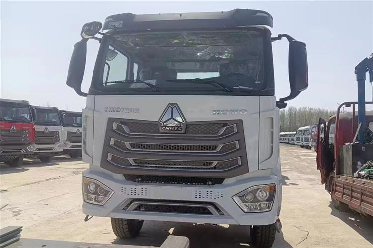 SINOTRUK Hohan NX Truck Price 371 hp 10 Wheeler for Sale In Tanzania - Влекач: снимка 4 SINOTRUK Hohan NX Truck Price 371 hp 10 Wheeler for Sale In Tanzania - Влекач: снимка 4