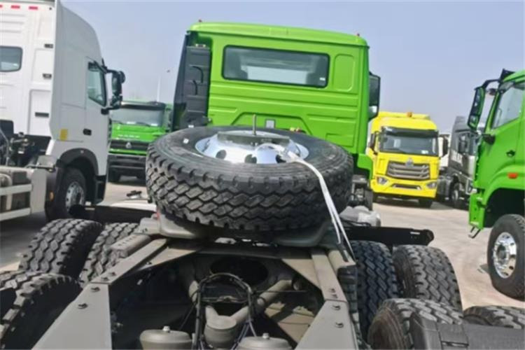 SINOTRUK Hohan Truck Head 6x4 for Sale In Nigeria - Влекач: снимка 3 SINOTRUK Hohan Truck Head 6x4 for Sale In Nigeria - Влекач: снимка 3